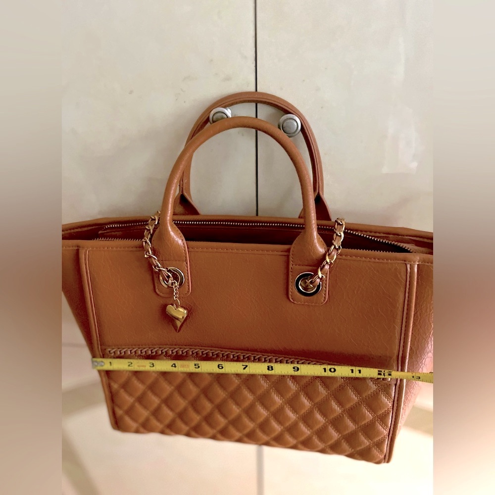 Brand new stunning foreign designed 5 pockets brown elegant Leather han… - Picture 7 of 12